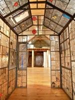 Vitrail de Leo Amery : Maison de détails (intérieur)