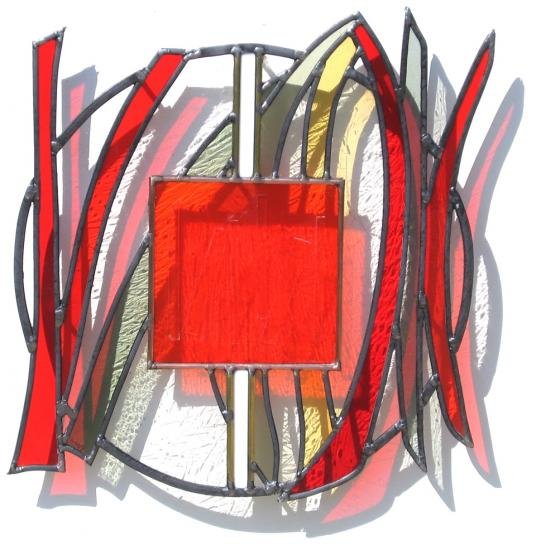 vitrail RED RHYME II Leo Amery