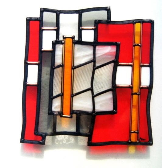 vitrail RED RHYME I Leo Amery