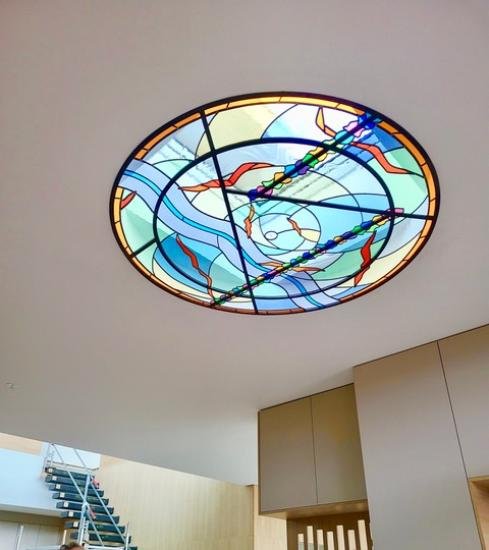 vitrail Puits de jour in situ (1) Leo Amery