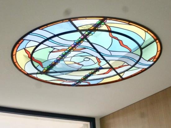 vitrail Puits de jour in situ (2) Leo Amery